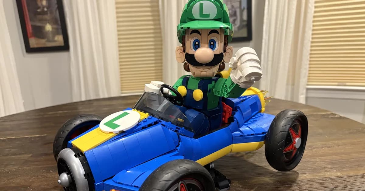 We Build LEGO Super Mario: Mario Kart - Luigi & Mach 8