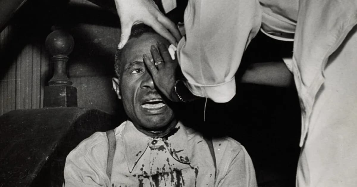 Dollywood flouts theme park trends with something more valuable than any IP: Dolly Parton