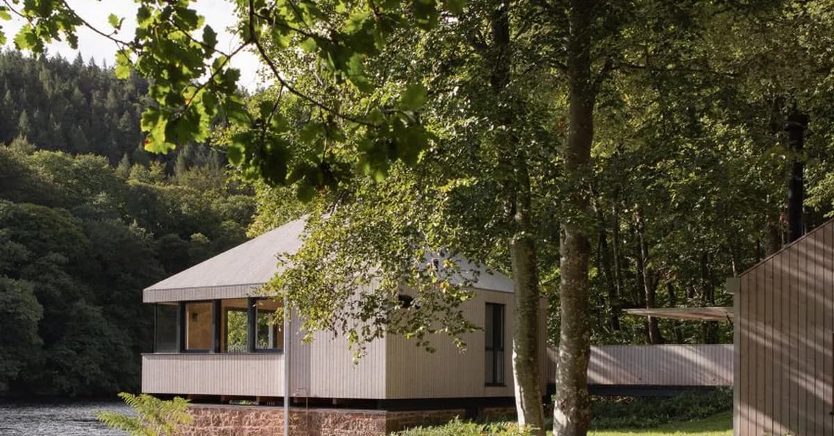 WT Architecture carries out "purposefully simple" revamp of Scottish boathouse