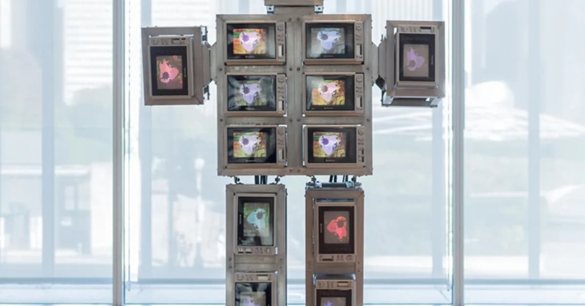 ABot-M0: VLA Foundation Model for Robotic Manipulation with Action Manifold Learning