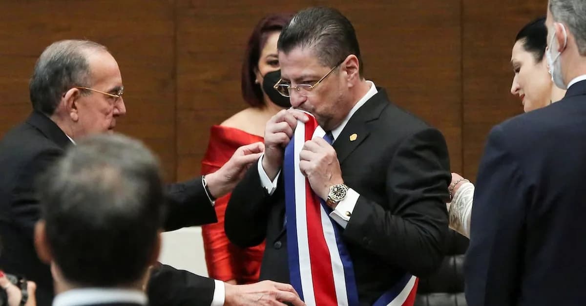 Costa Rica leader sworn in with tough-on-crime agenda