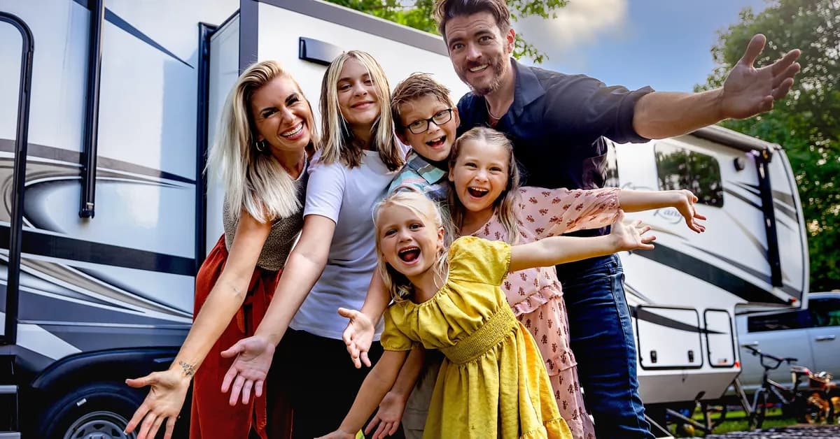 A family of 6 decided to live in an RV full-time after a health scare prompted them to live without regrets