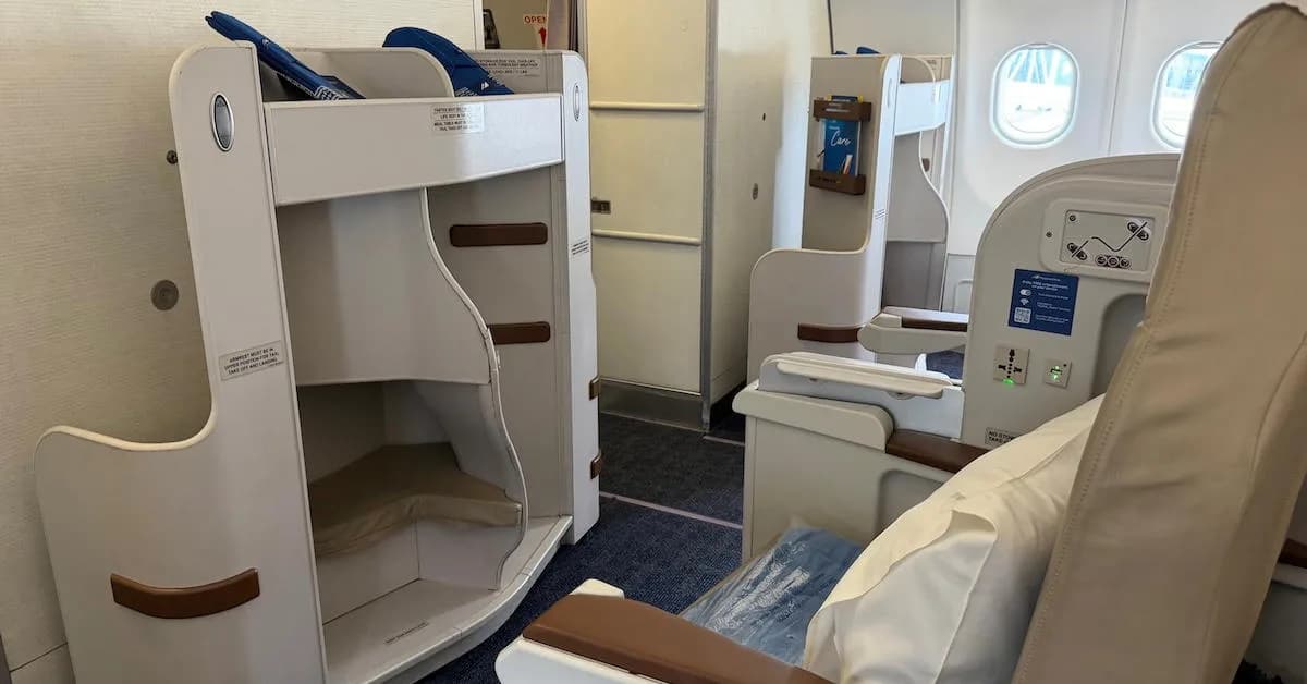 Philippine Airlines' A330 Business Class: Oh My, These Seats Are Awful!
