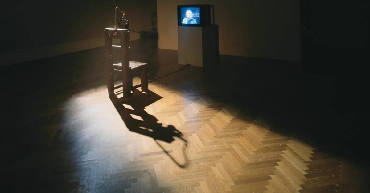 C2F-Thinker: Coarse-to-Fine Reasoning with Hint-Guided Reinforcement Learning for Multimodal Sentiment Analysis