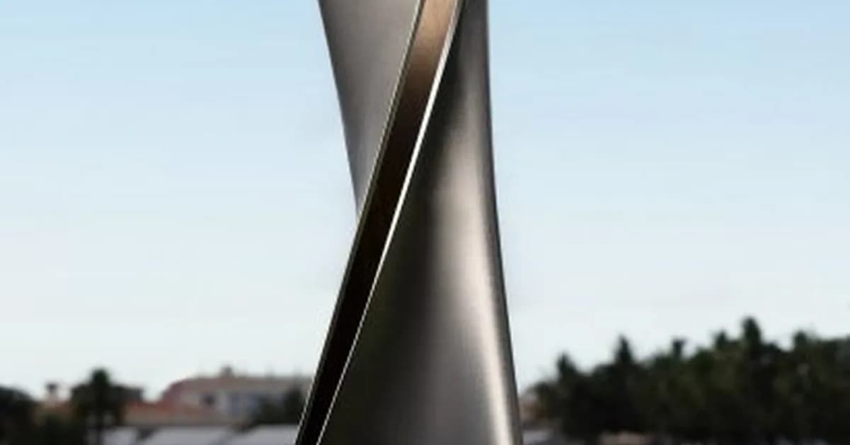 GM Industrial Design "communicates gesture of the swing" for golf tournament trophy
