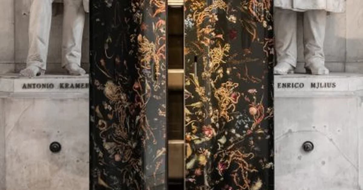 "Nature is frozen for a second" in Marcin Rusak's flower-infused furniture