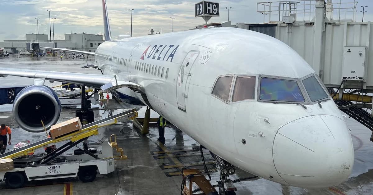 Delta Captain: "I'm Gonna Taxi To The Gate, Then I Need To Go To The Hospital"