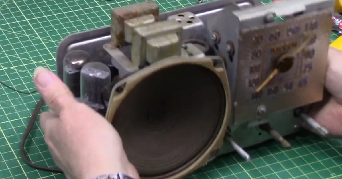 A 1947 Radio Gets A Face Lift