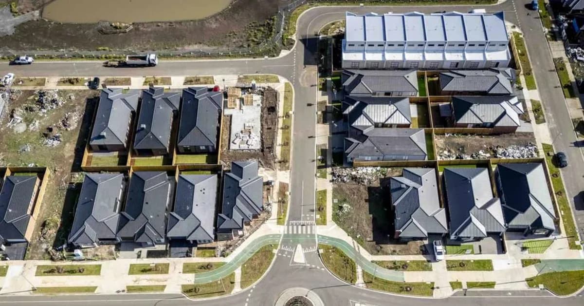 Housing experts slam wild One Nation 'kneejerk' super-for-rent bid