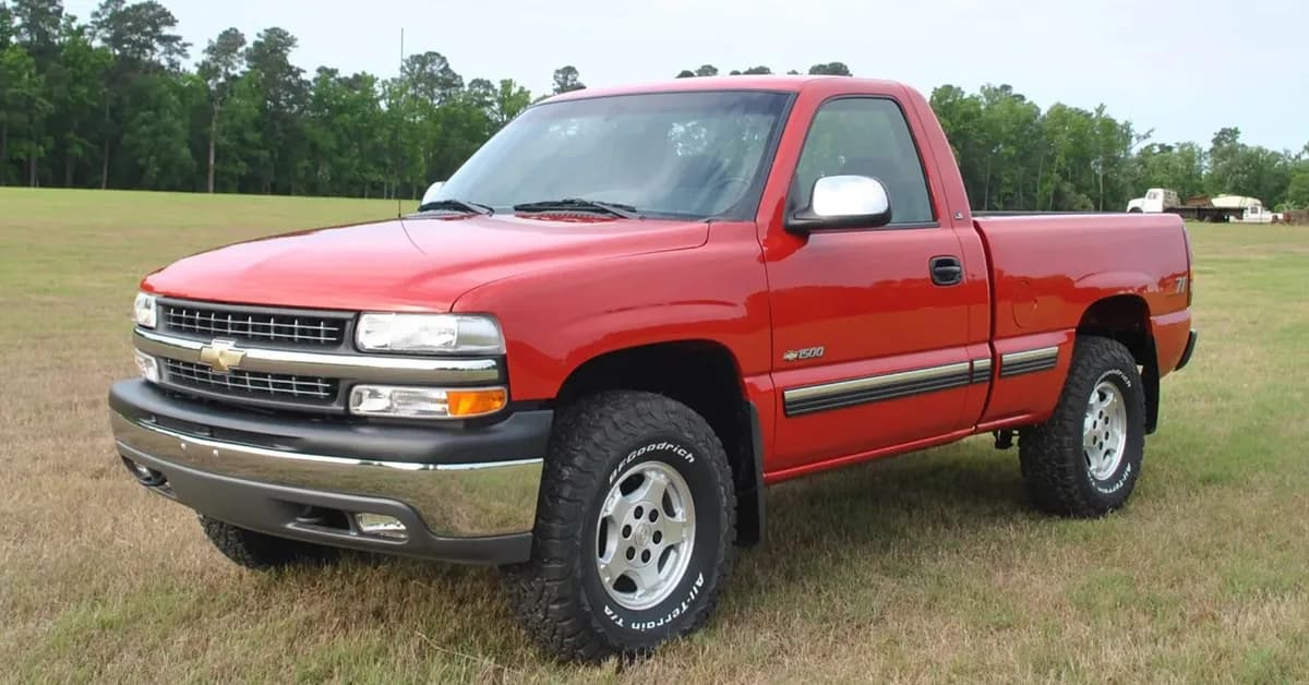 Like-New GMT800 Chevy Silverado Single-Cab Unearthed, and You Can Buy It
