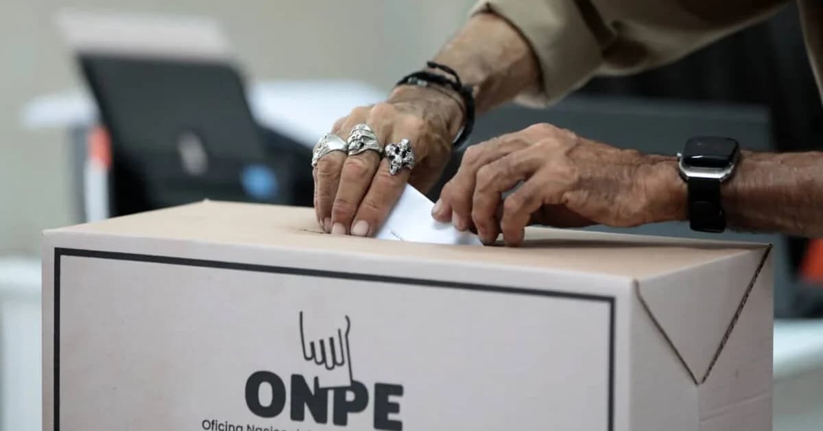 Runoff looms as Fujimori leads troubled Peru vote