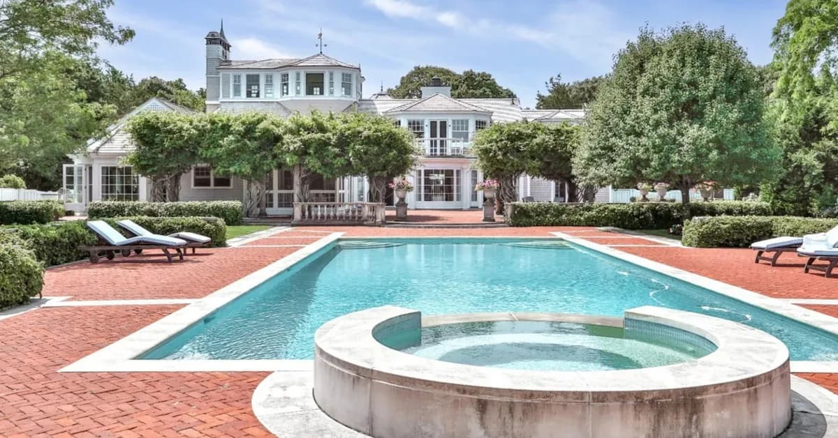 Inside Idyllic $15 Million Martha's Vineyard Estate That Looks Like a Real-Life Cinematic Set
