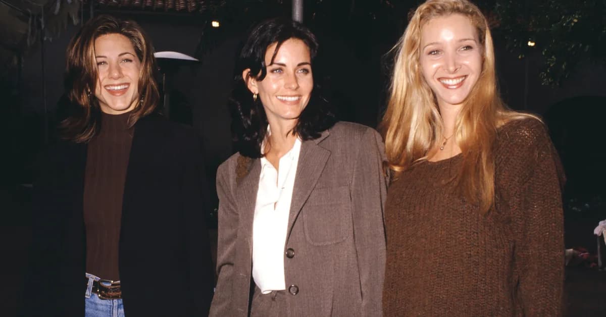 Friends Star Lisa Kudrow Says the Show's Writers 'Would Be Up Late Discussing Their Sexual Fantasies' About Jennifer Aniston and Courteney Cox