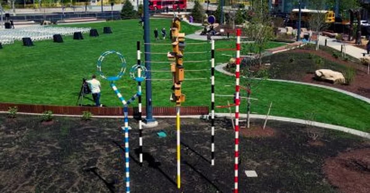 Field Operations completes Pittsburgh park overlooking the city's bridges