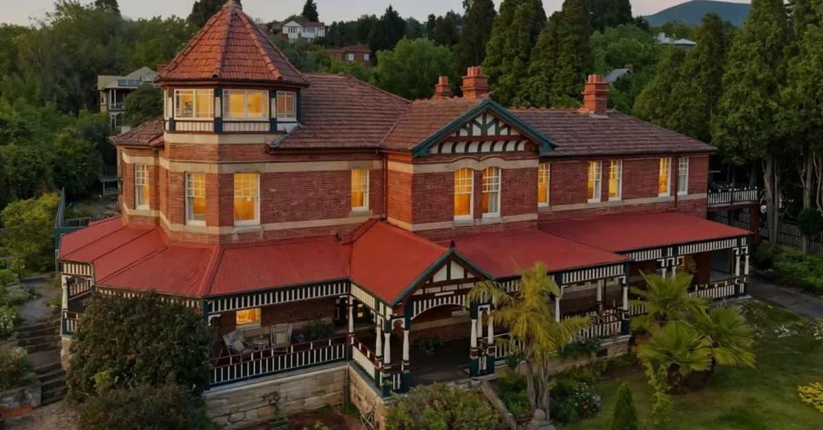 Iconic Hobart mansion Werndee sold to local family