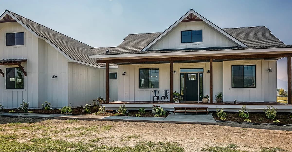 How the Modern Farmhouse Went From Trendy HGTV Buzzword to Inexpensive Housing Solution