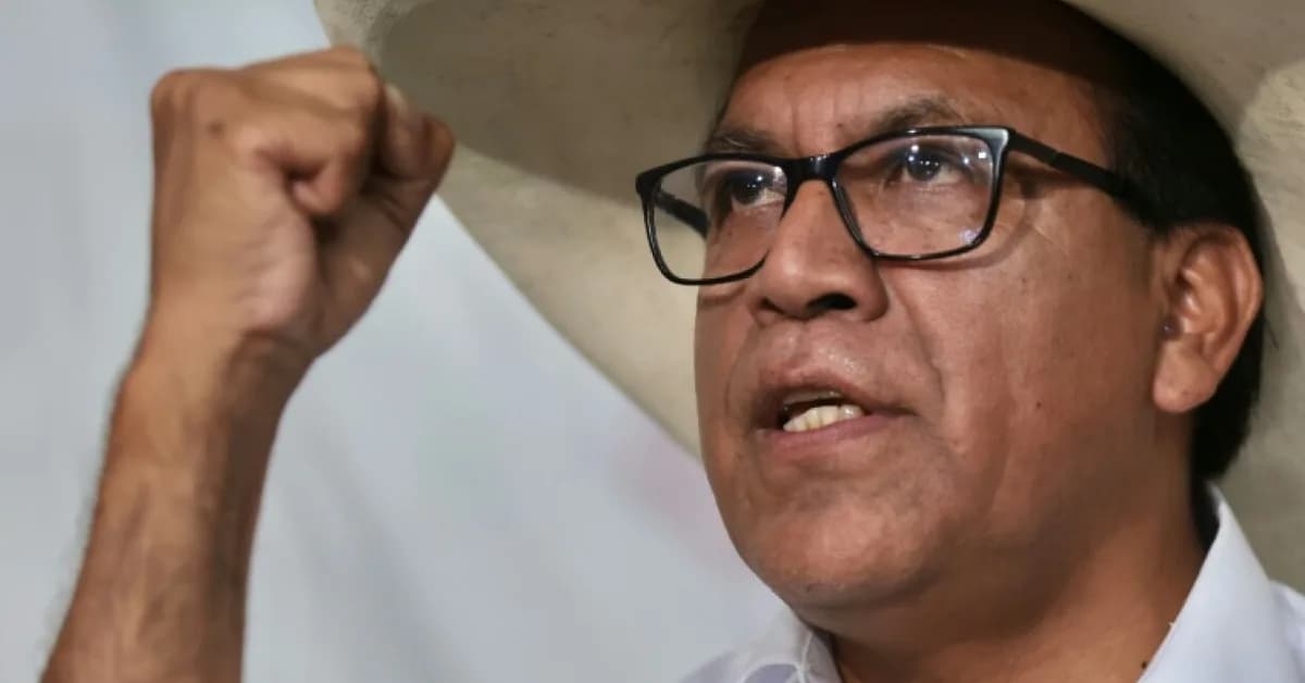 Peru candidate calls for vote annulment as count tightens