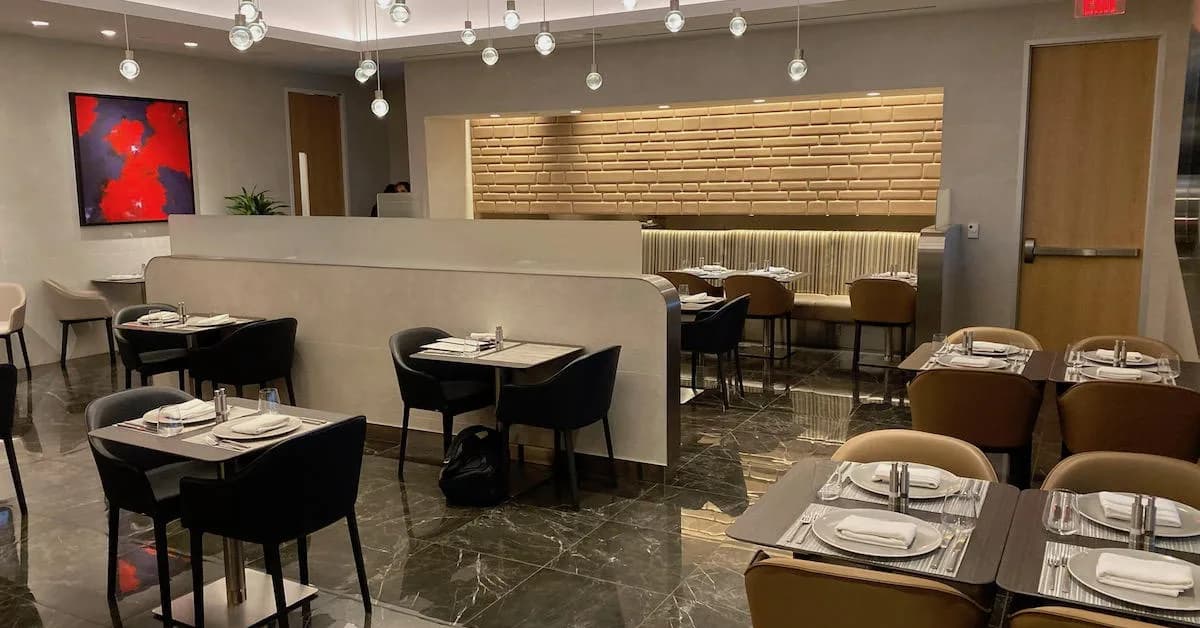 Flagship Dining: American Expands A La Carte Lounge Dining To Business Class