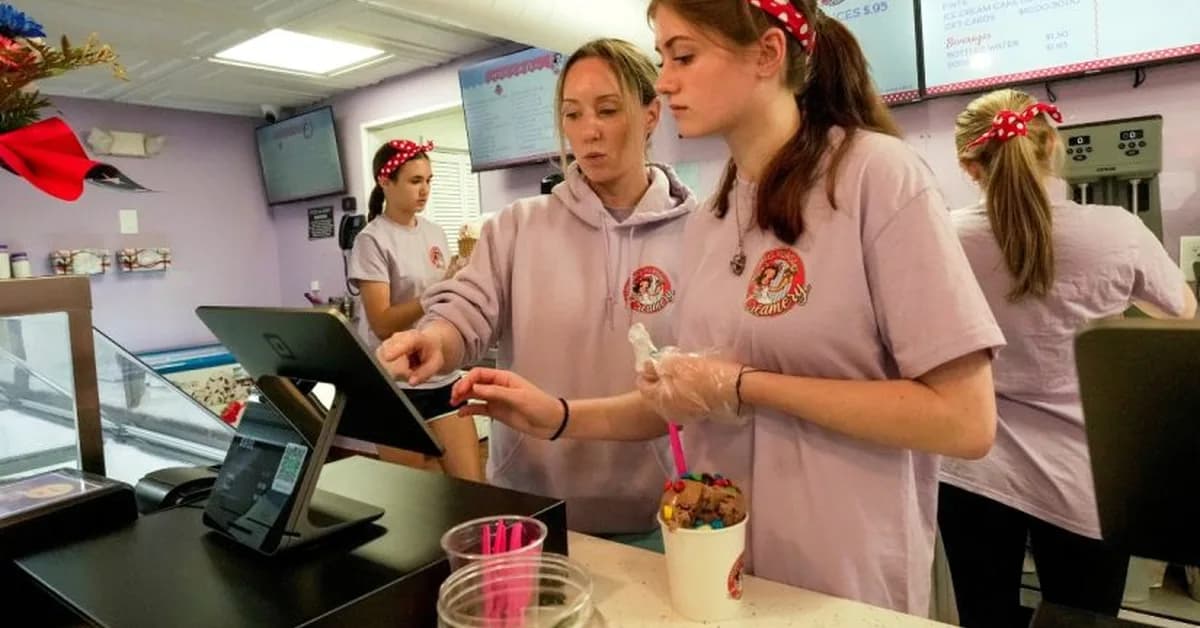Opinion: Without Part-Time Jobs or School Clubs, Teens Miss Out on Basic Life Skills