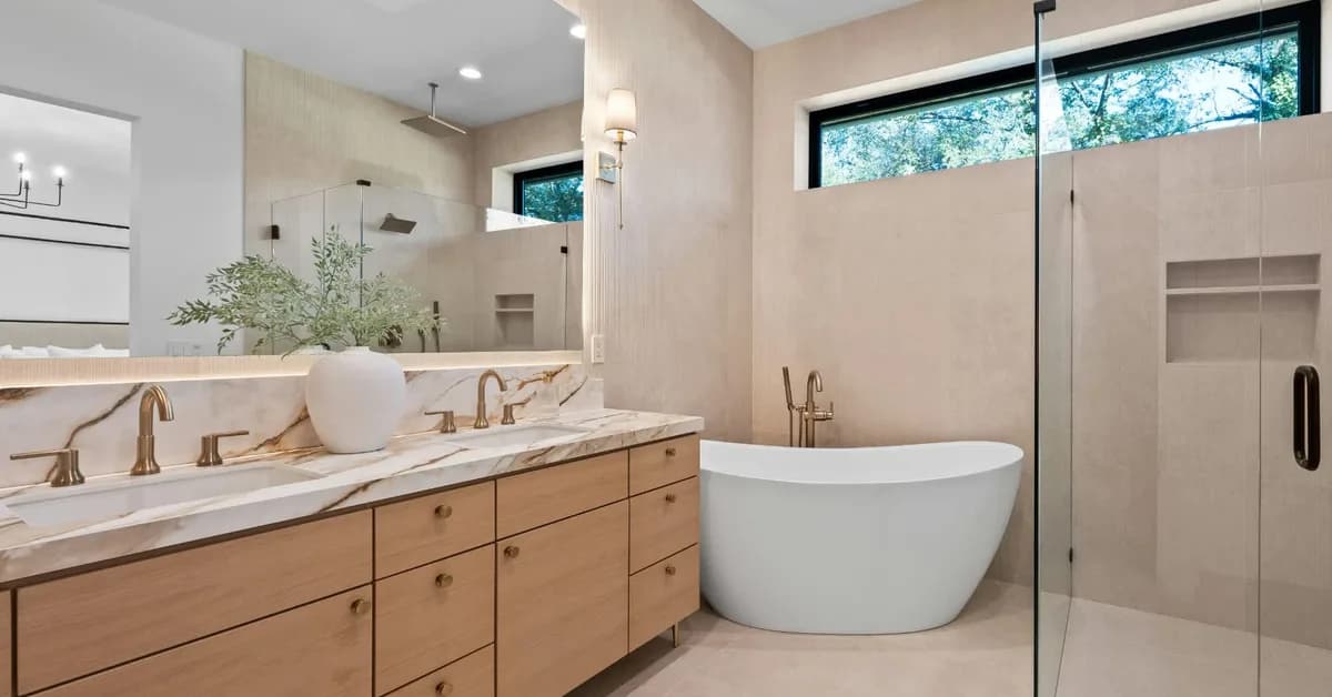 The all-white bathroom is over: How to get the warm, natural look