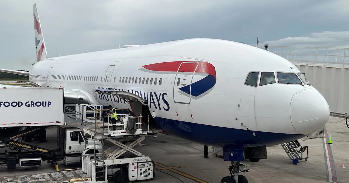 All Three British Airways Pilots On Flight From India Suffer Food Poisoning, A Scene Straight Out Of "Airplane!"