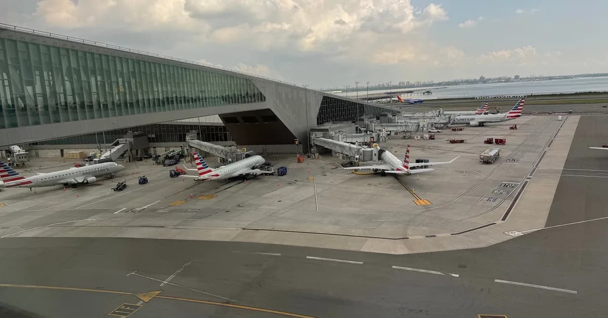 Spirit Airlines, Port Authority at odds over LaGuardia flight sale