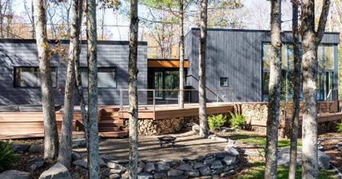 Mountain home with Cupaclad slate facade features mix of patterns