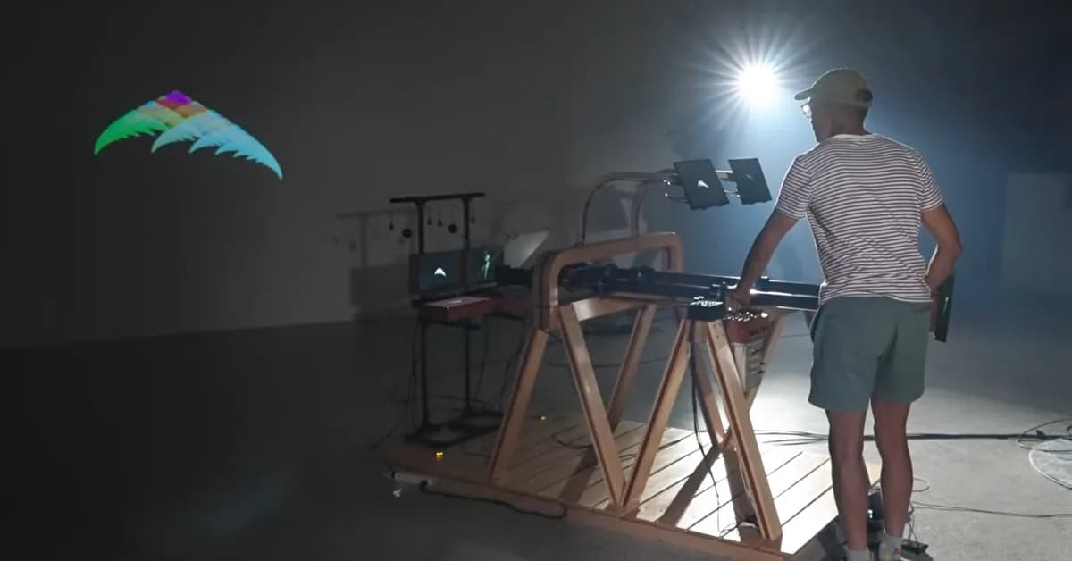 Analog Optical Feedback Generates 4K Fractals With No Computer