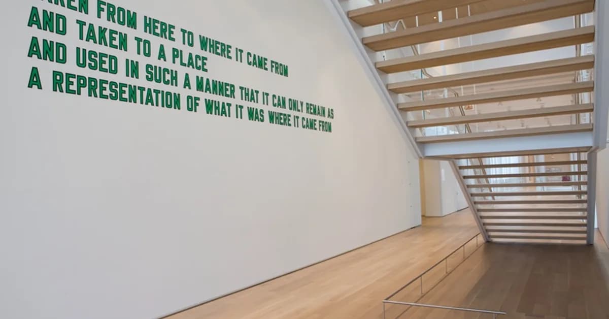 Analyzing Language Bias Between French and English in Conventional Multilingual Sentiment Analysis Models
