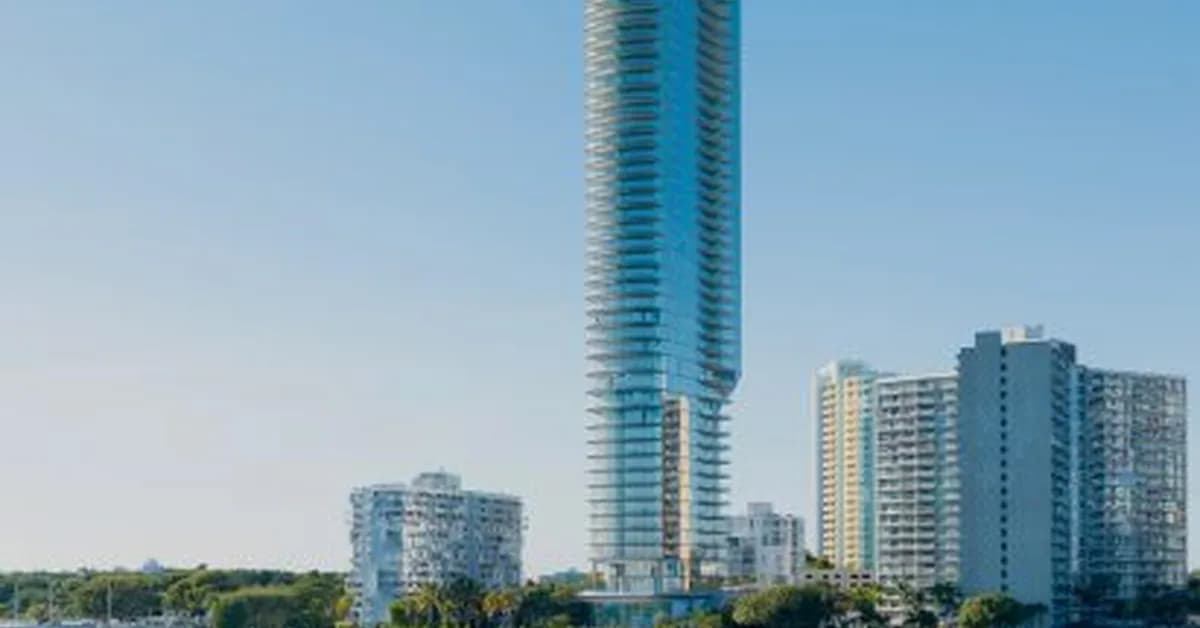 Adrian Smith + Gordon Gill adds "yacht-inspired" skyscraper to Miami waterfront