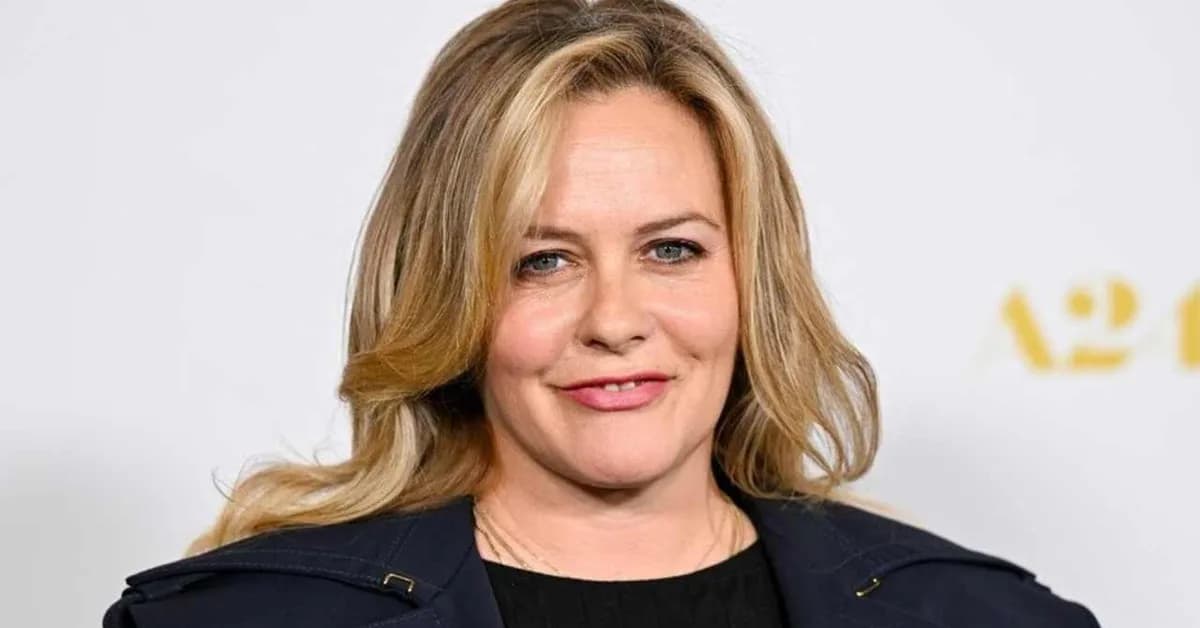 Inside Alicia Silverstone's LA home she bought at 19