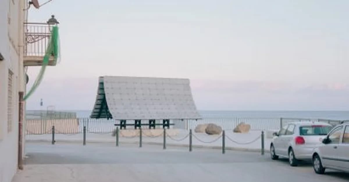 Dezeen Debate features "alluring" pavilion by Leopold Banchini Architects