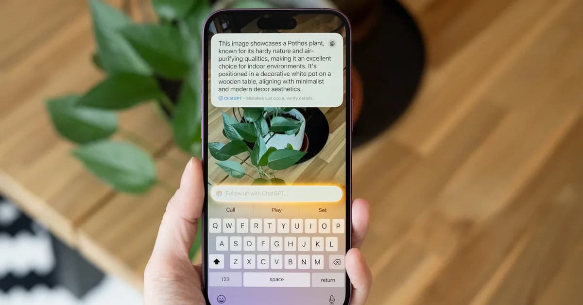 Apple will reportedly allow other AI chatbots to plug into Siri