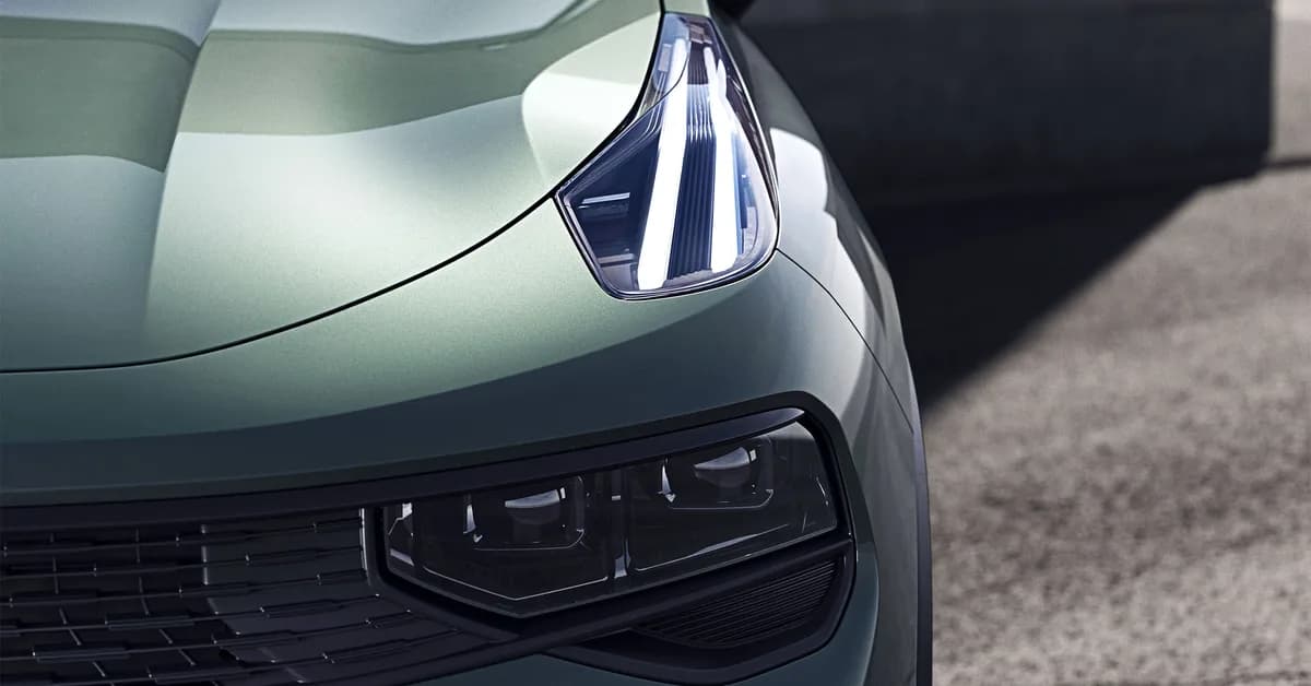 Driver Crashes After Unintentionally Disabling Headlights With a Voice Command