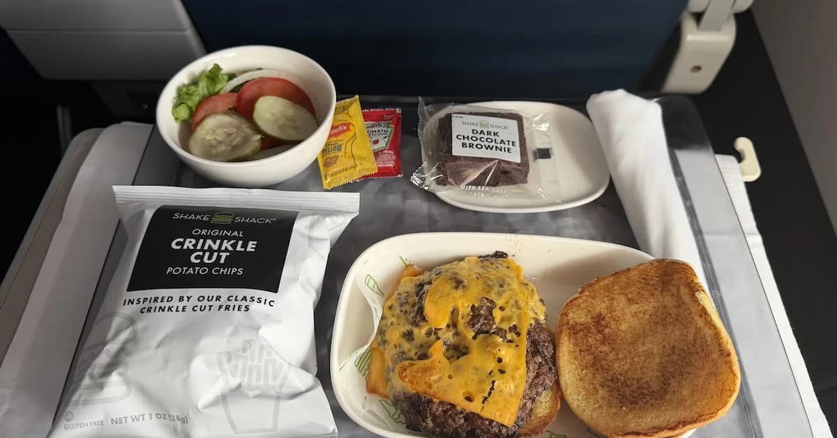 I Tried The Delta First Class Shake Shack Burger, To See What Everyone Else Is Talking About