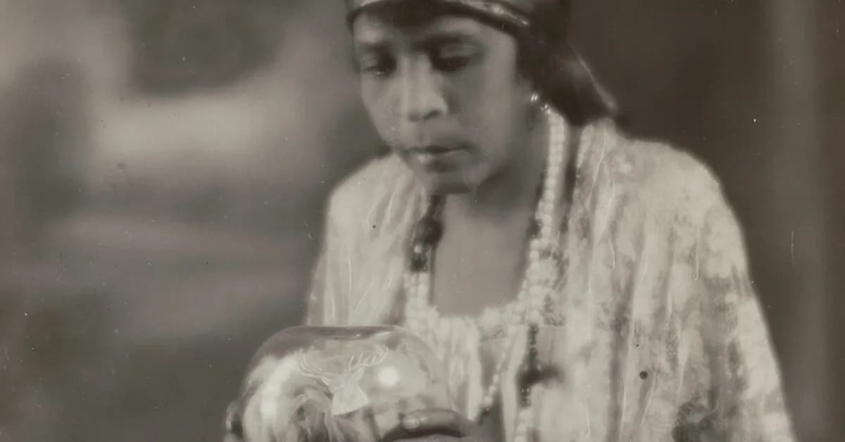 Iran, US race to find crew member of crashed American fighter jet