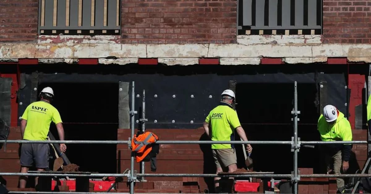 Experts warn worker crisis dooms housing targets