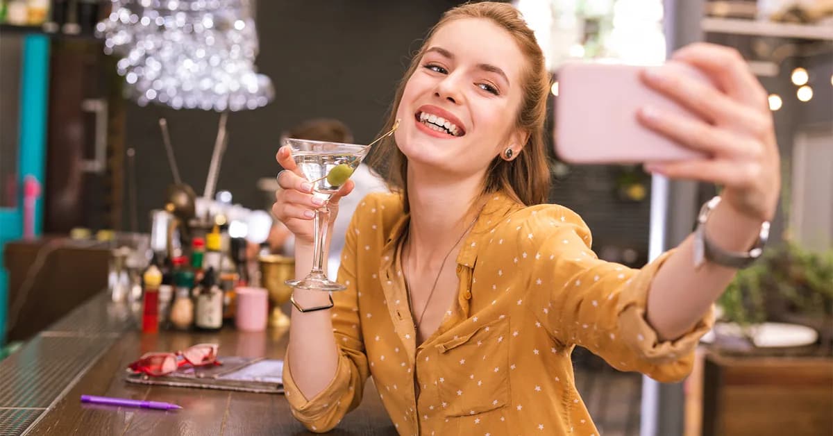Youth Alcohol Cravings May Rise While Scrolling Social Media, Study Suggests