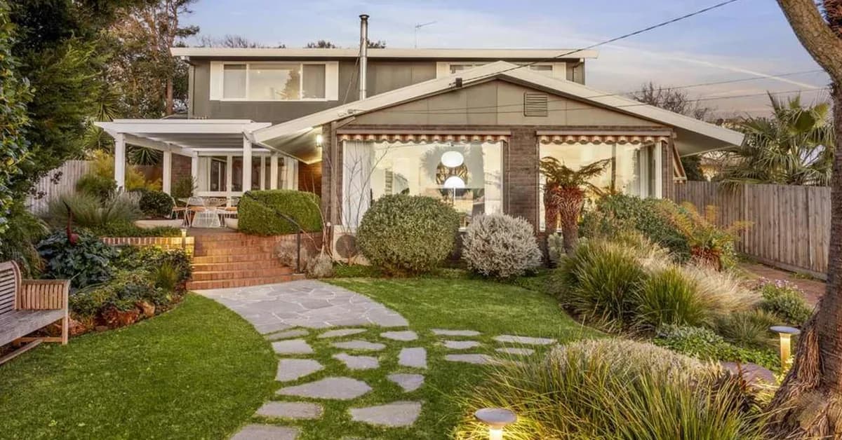 Knockout 'Vegas bathroom' shines at renovated 1970s Clifton Springs home
