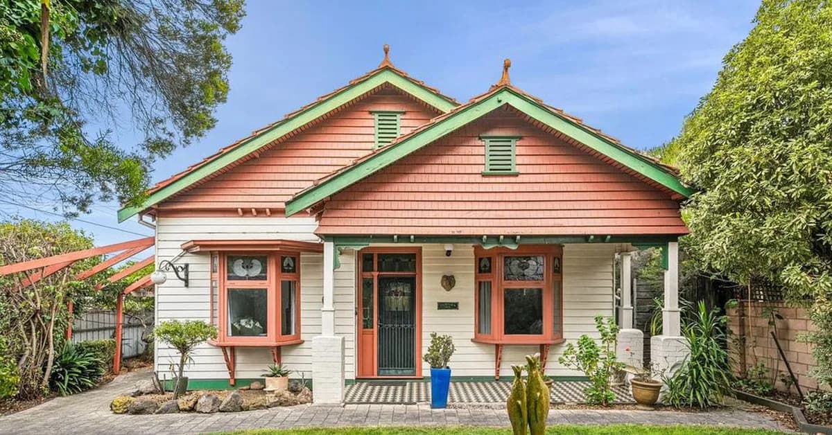 A couple who liked the taste of inner city living snap up Geelong home after auction