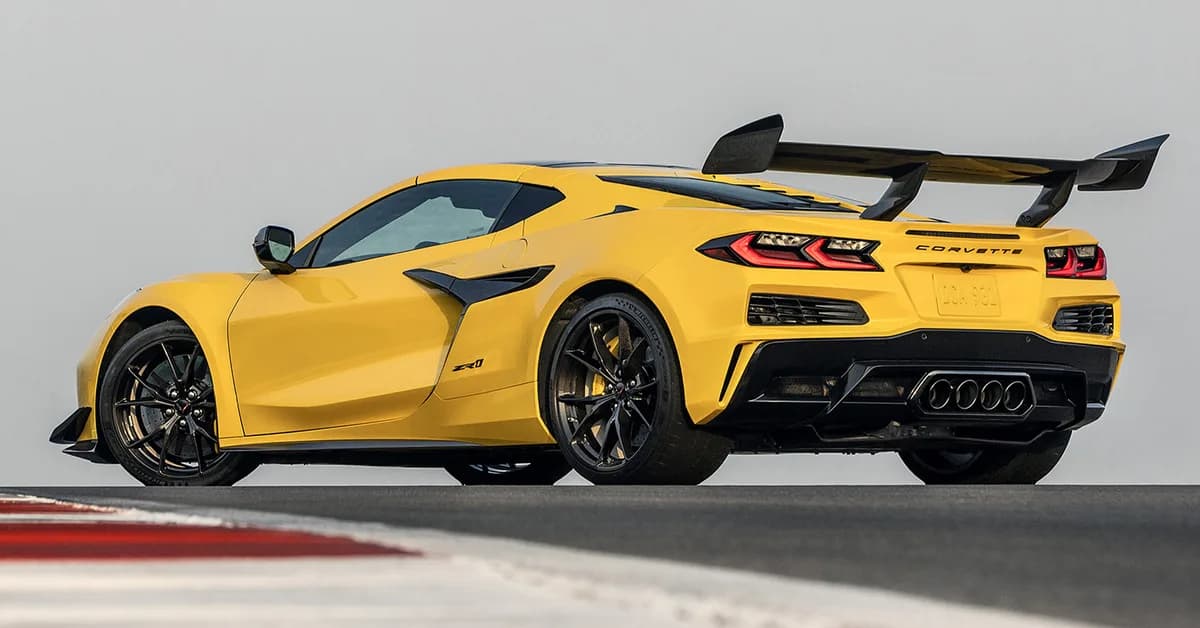 Darn: Some Chevy Corvette ZR1 Owners Report Paint Chipping at 180 MPH and Above